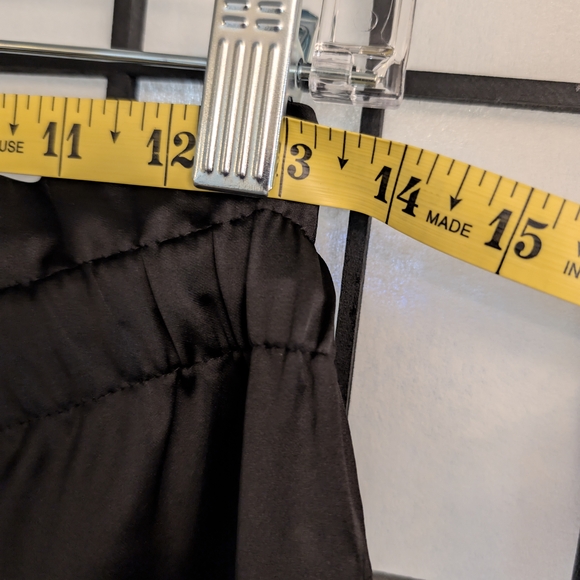 Women's Black Cargo Pants - Picture 8 of 15